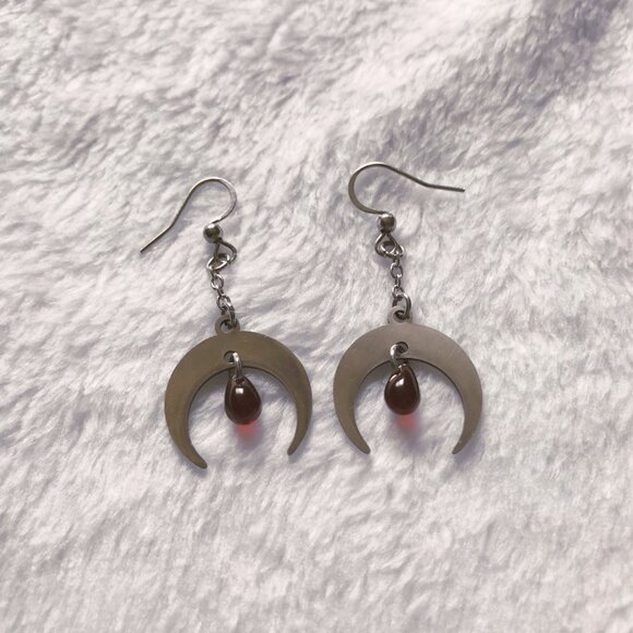 Blood Moon Garnet Earrings - Picture 1 of 1